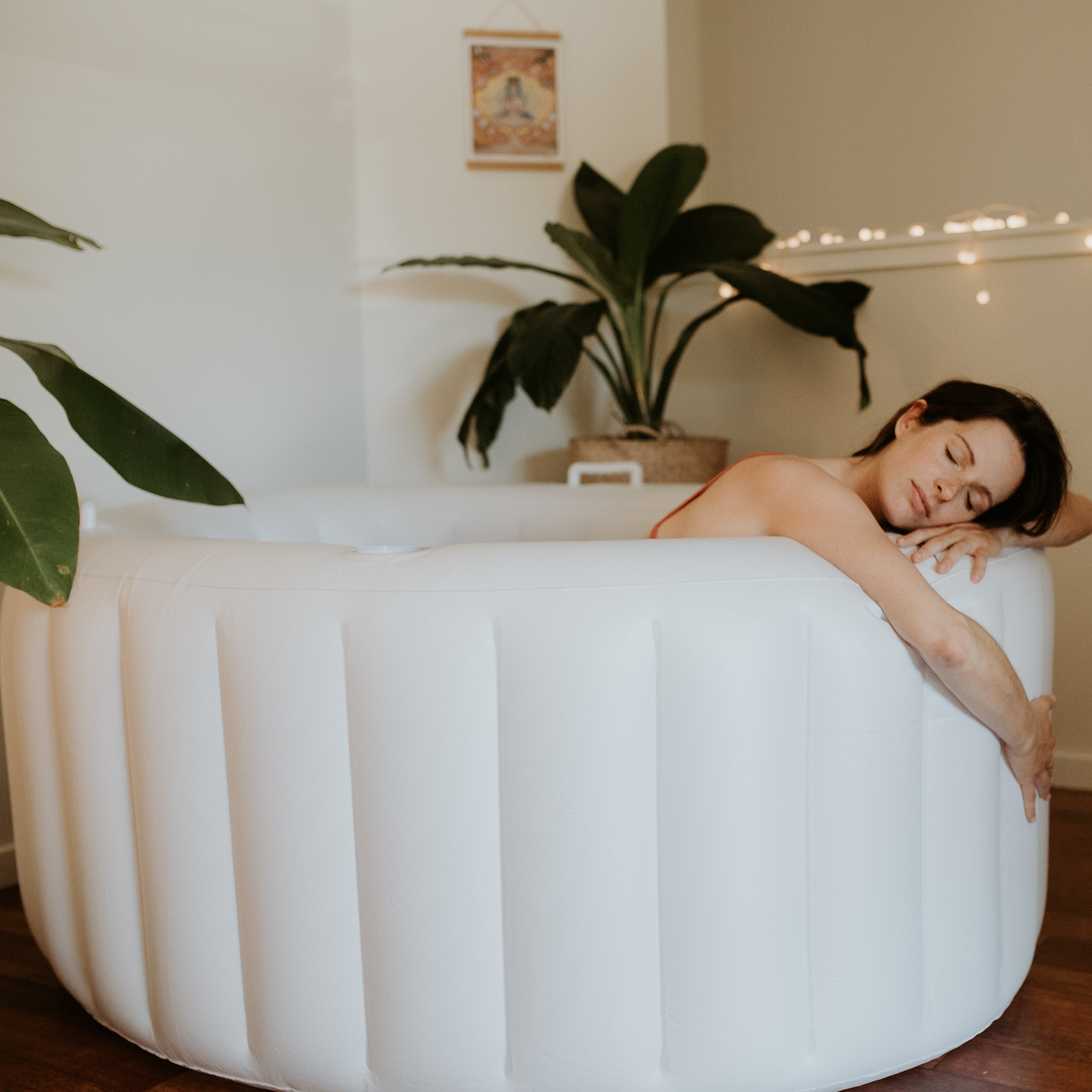 White birth pool