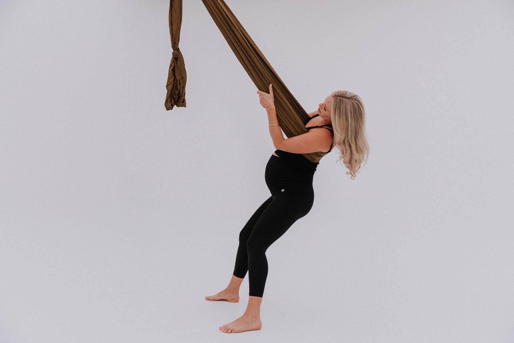 What Is a Birth Sling? Discover the Benefits for Pregnancy, Labour and Birth